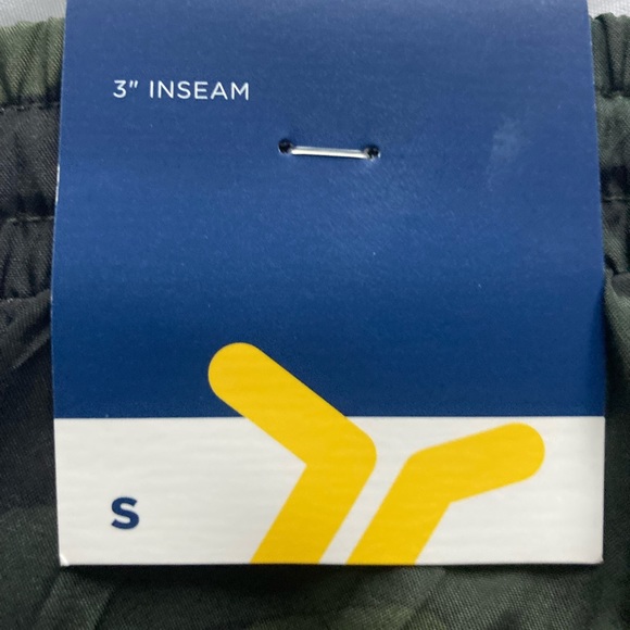 Old Navy Active camo shorts - Picture 3 of 4